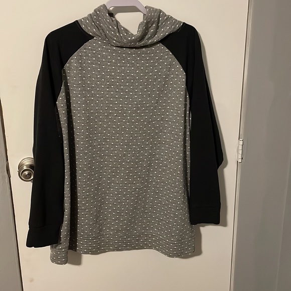 Maurices Sweatshirt - Picture 3 of 3